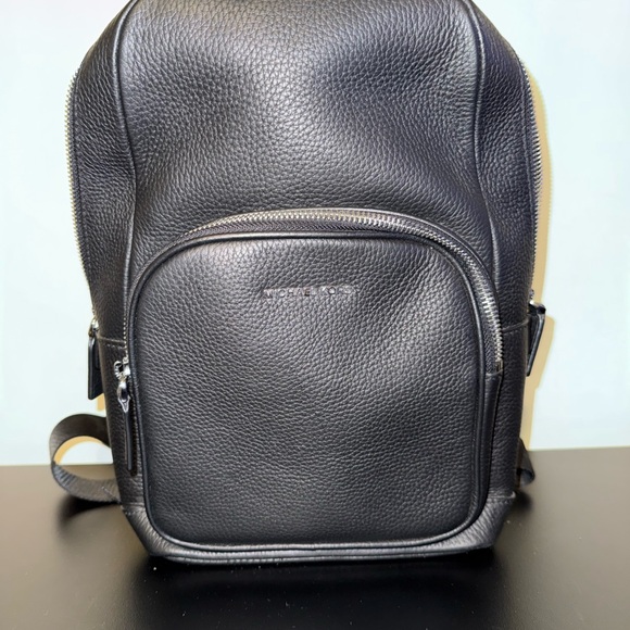 MICHAEL KORS COPPER PEBBLED LEATHER SLING PACK *GREAT CONDITION* - Picture 1 of 3